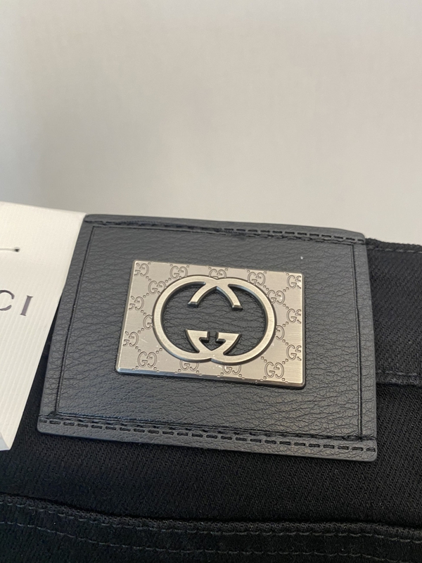 ブランドジーンズ着用イメージ